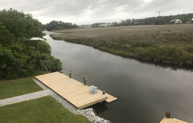 Fully furnished 2-bedroom house on the bayou