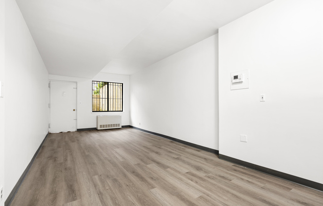 343 E 76 ST