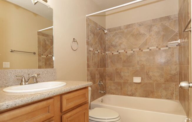 3 beds, 2 baths, 1,178 sqft, $1,299, Unit 121