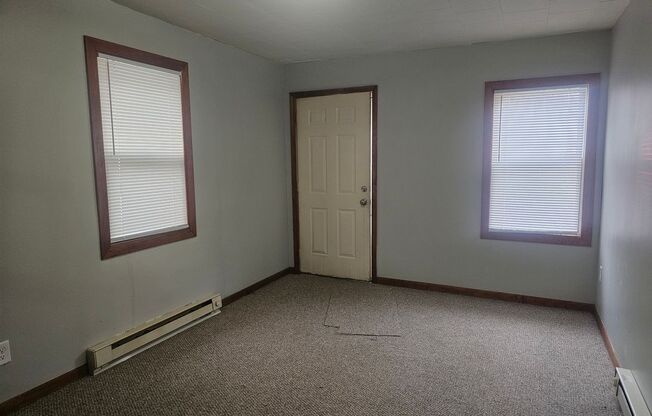 1020 W 5 ST