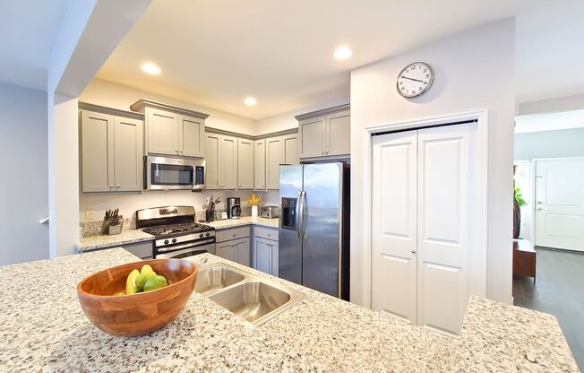 4 bedroom/2.5 bath in Parkside Estates