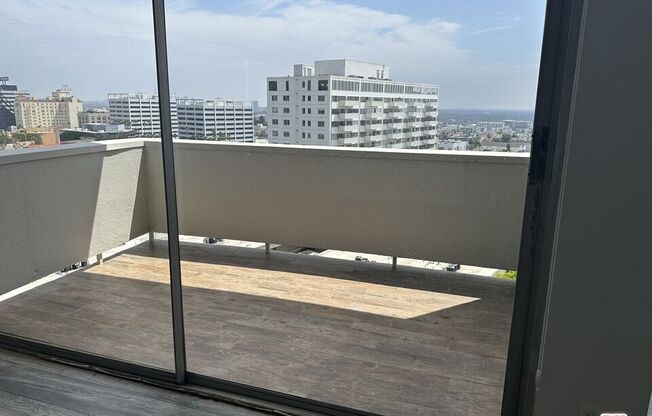 2 beds, 2 baths, 1,377 sqft, $4,900, Unit 702