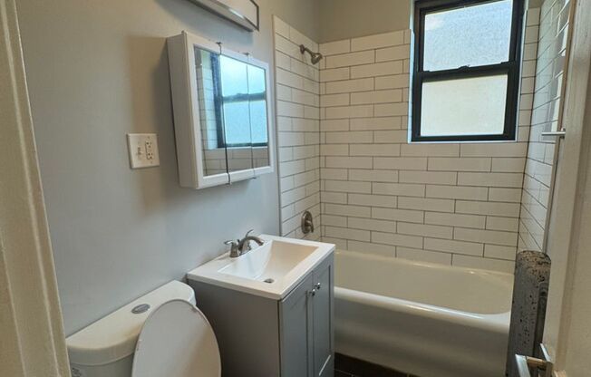 3 beds, 2 baths, 1,235 sqft, $2,595, Unit 617-1A