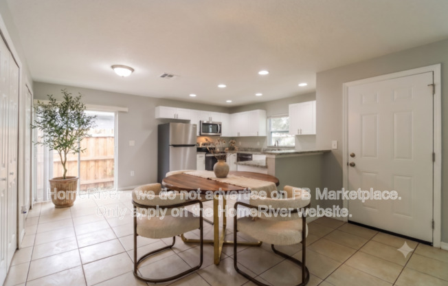 2213 E EMMA ST