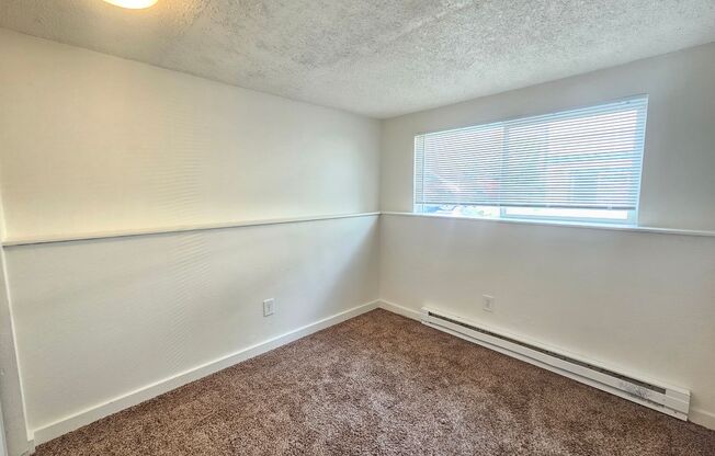 2 beds, 1 bath, 594 sqft, $1,095, Unit 22