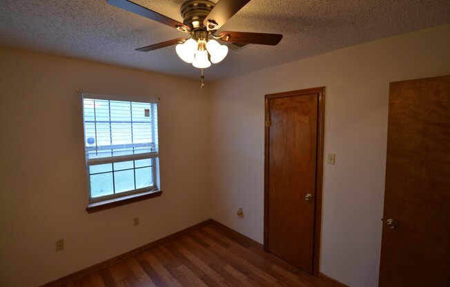 4 beds, 2 baths, $1,525