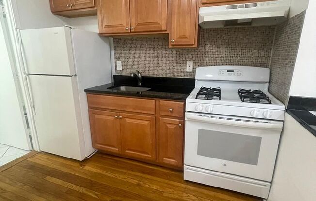 Studio, 1 bath, 9,999 sqft, $1,550