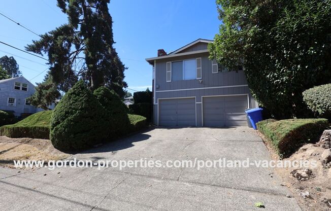 $1,795.00 - SE 15th Ave - remodeled 3 bedroom duplex with attached single car garage