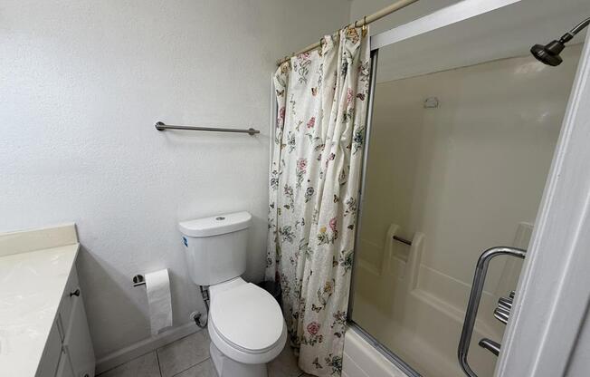 3 beds, 2 baths, 1,282 sqft, $2,795, Unit 313