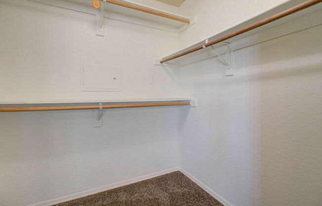 2 beds, 2 baths, 1,036 sqft, $1,600, Unit 284