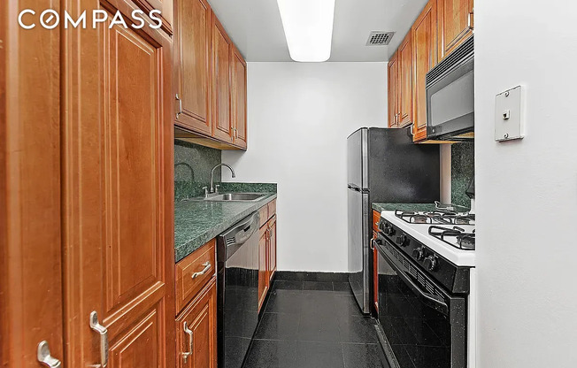 335 E 54th Street