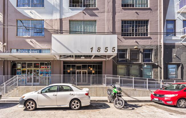 1 bed, 1 bath, 1,385 sqft, $4,200, Unit 413