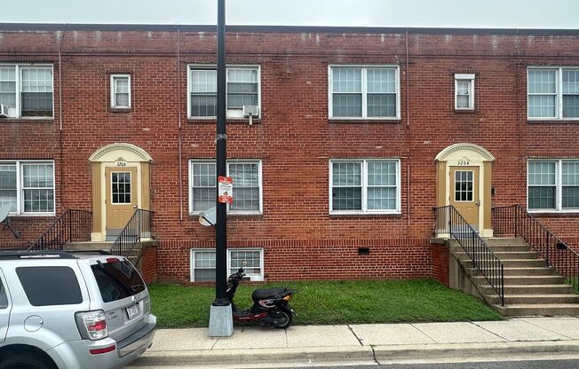 3208 EAST CAPITOL ST NE