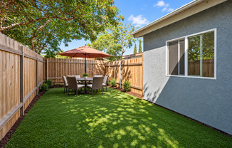 Private turfed yard!