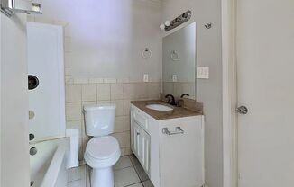 3 beds, 2 baths, $1,795, Unit Suite 135