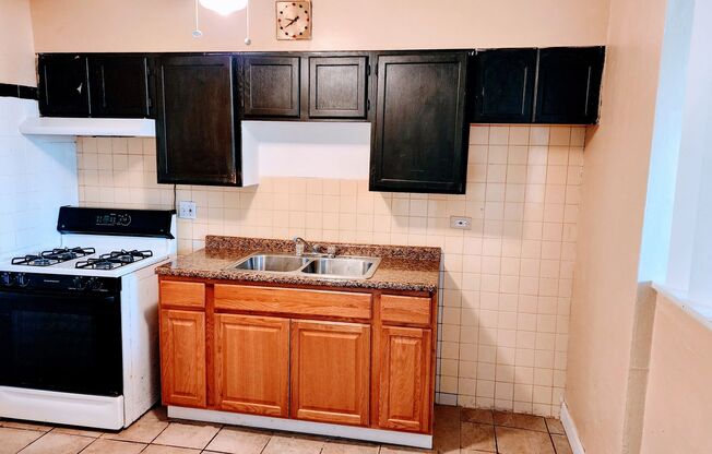 2100 Williamsburg Dr