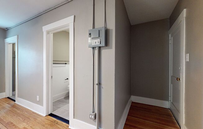 Studio, 1 bath, 290 sqft, $999, Unit 14