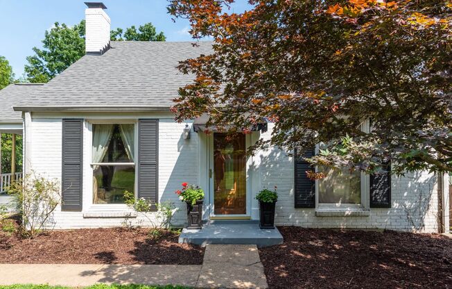 Charming 3-Bedroom/2 Bath Home in East Nashville, Walk to UGLY MUGS, FIVE DAUGHTERS BAKERY, ROSEPEPPER CAFE & PORTLAND BREW