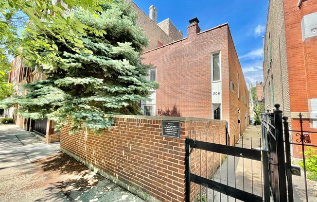 806 S. Loomis St