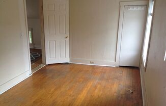 2 beds, 1 bath, $1,380, Unit 2