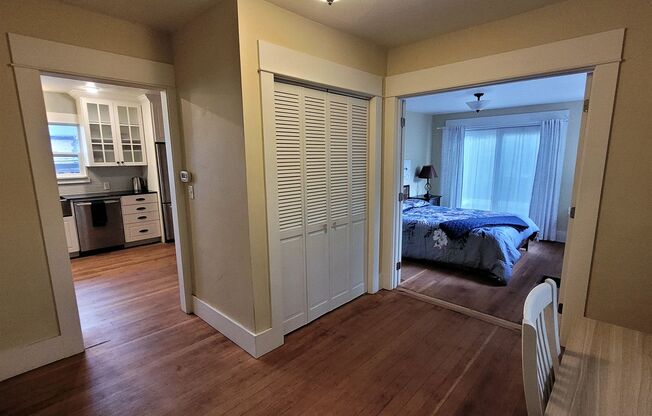 2 beds, 1 bath, $2,995