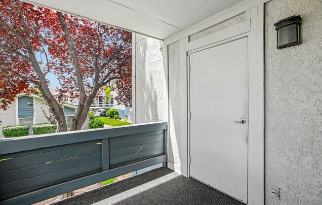 2 beds, 2 baths, 976 sqft, $1,448, Unit 5F