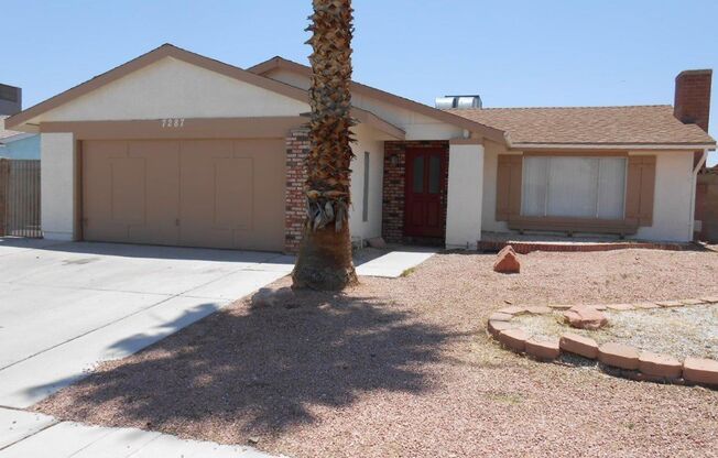 Single Story Home w/4 Bedrooms in Spring Valley