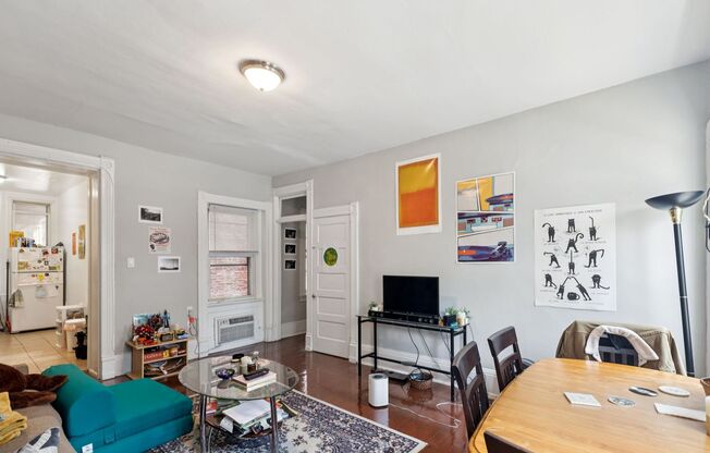 2 beds, 1 bath, 900 sqft, $1,590, Unit 3412 Spring Partners LP-1F