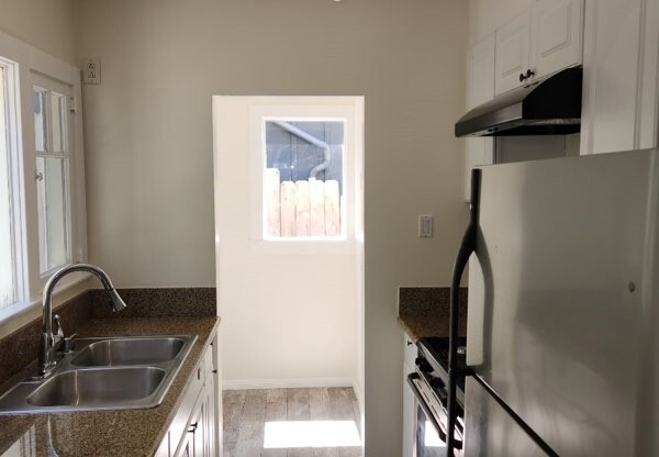 1 bed, 1 bath, 1,470 sqft, $3,500