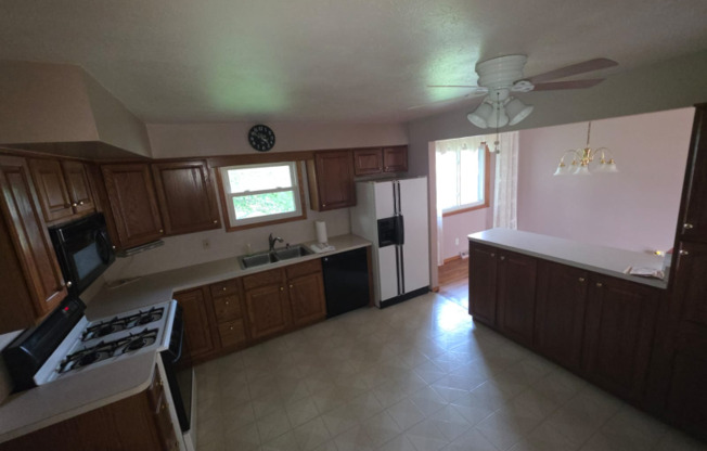 2908 BOWMEN LN