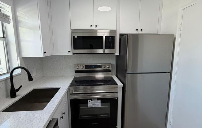 1 bed, 1 bath, 650 sqft, $1,825, Unit 4933-202