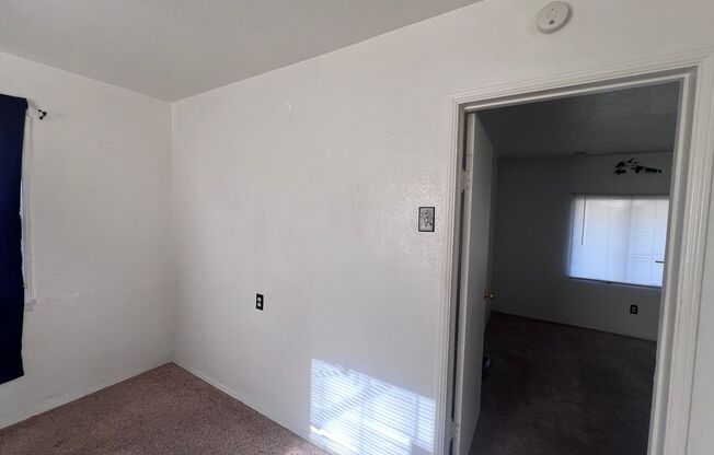 2 beds, 1 bath, $1,275