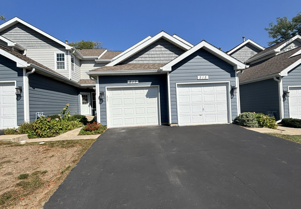 517 WOODCREST DR