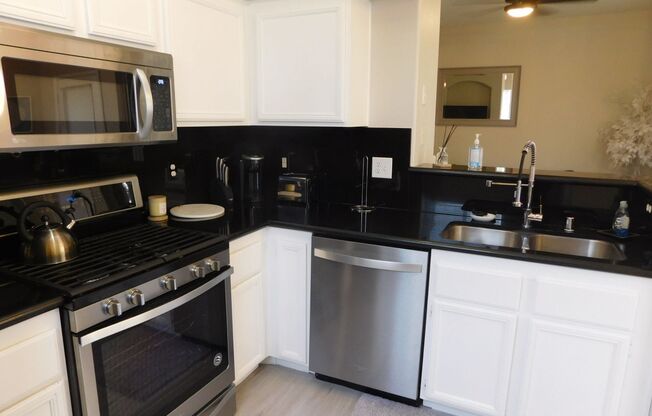 2 beds, 2 baths, $1,850, Unit Bldg 5