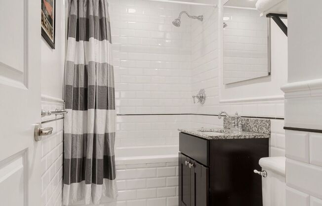 111 W 113 ST