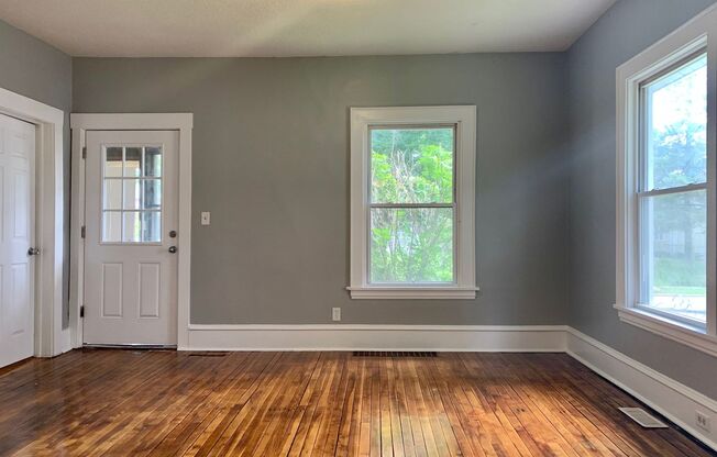 Beautiful 4 bedroom plus Den Home in Minneapolis!