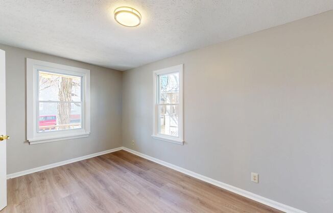 15827 Trafalgar Ave