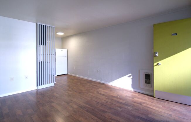 1 bed, 1 bath, 393 sqft, $1,195, Unit 208