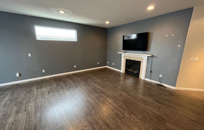 Quiet 3 Bed/2.5 Bath Home With Fenced Backyard - SW Bend