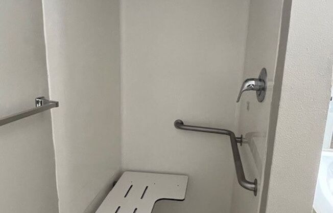 Studio, 1 bath, 184 sqft, $925, Unit B2