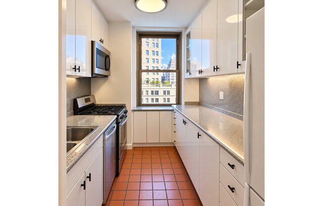 2 beds, 2 baths, 1,000 sqft, $7,500, Unit 10B