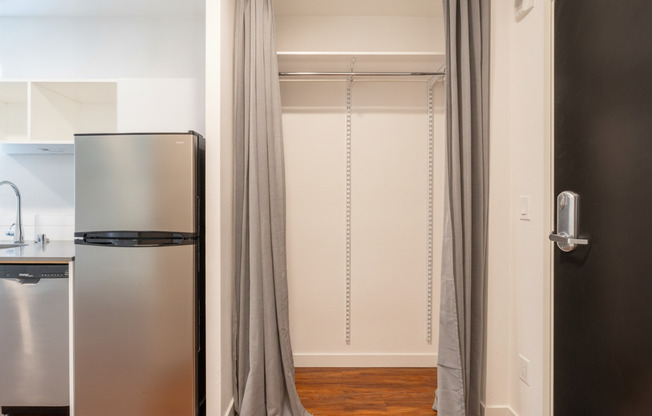 Studio, 1 bath, 223 sqft, $1,250, Unit 01 - 217