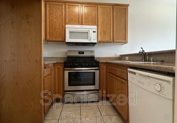 5716 WHITSETT AVE