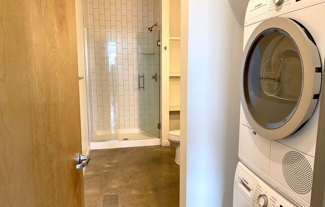 Studio, 1 bath, 540 sqft, $1,340, Unit 406