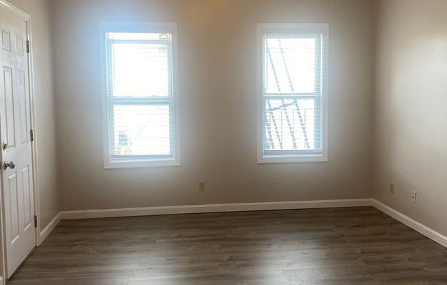 2 beds, 1 bath, $1,600, Unit M569-11