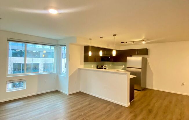 2 beds, 2 baths, 900 sqft, $2,995, Unit 2403-A