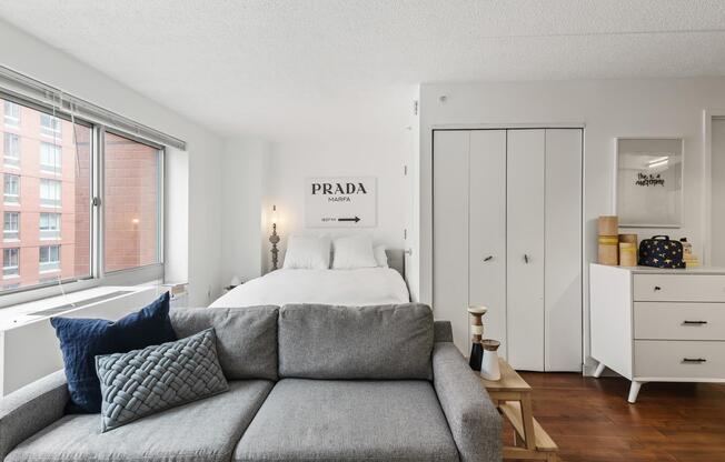 555 W 23 ST
