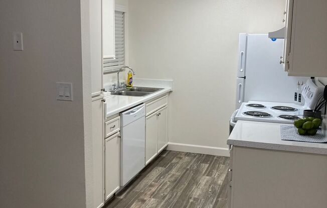 2 beds, 2 baths, 970 sqft, $2,395, Unit 014