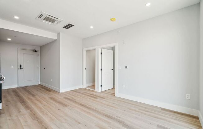 1 bed, 1 bath, $1,950, Unit 409