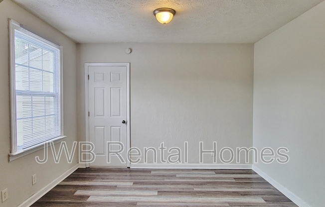 524 58 ST E